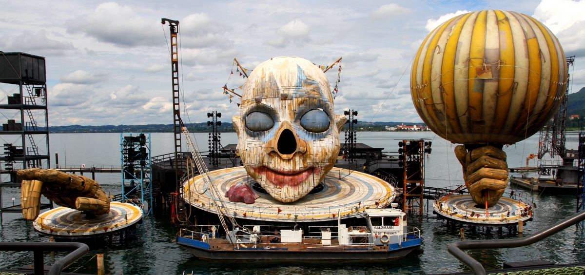 FLOATING STAGE