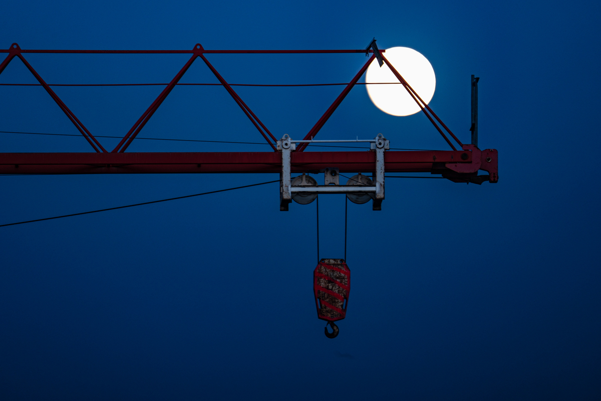 good moon rising