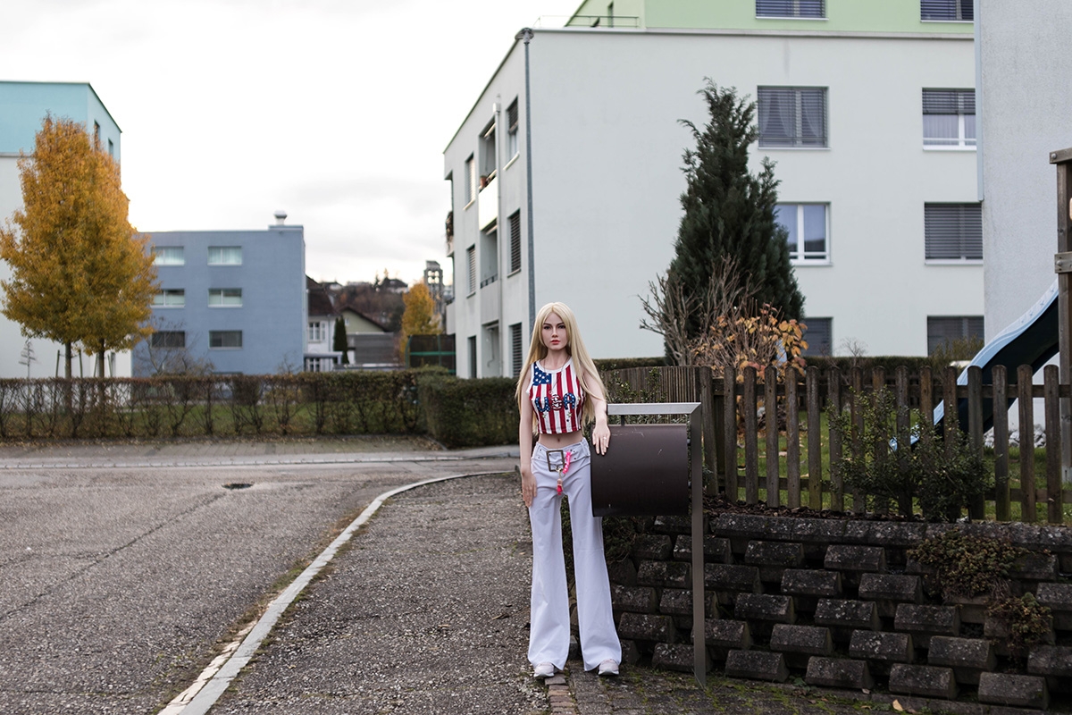 The doll next door 
