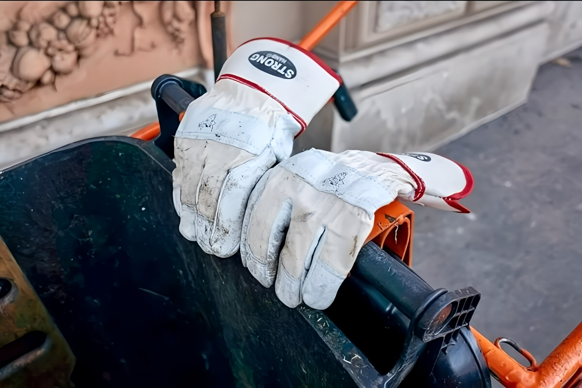 The leftovers: abandoned objects in the streets of Vienna