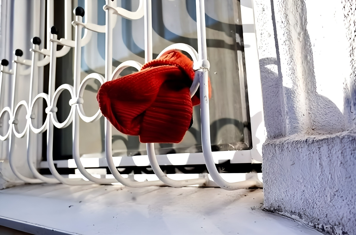 The leftovers: abandoned objects in the streets of Vienna