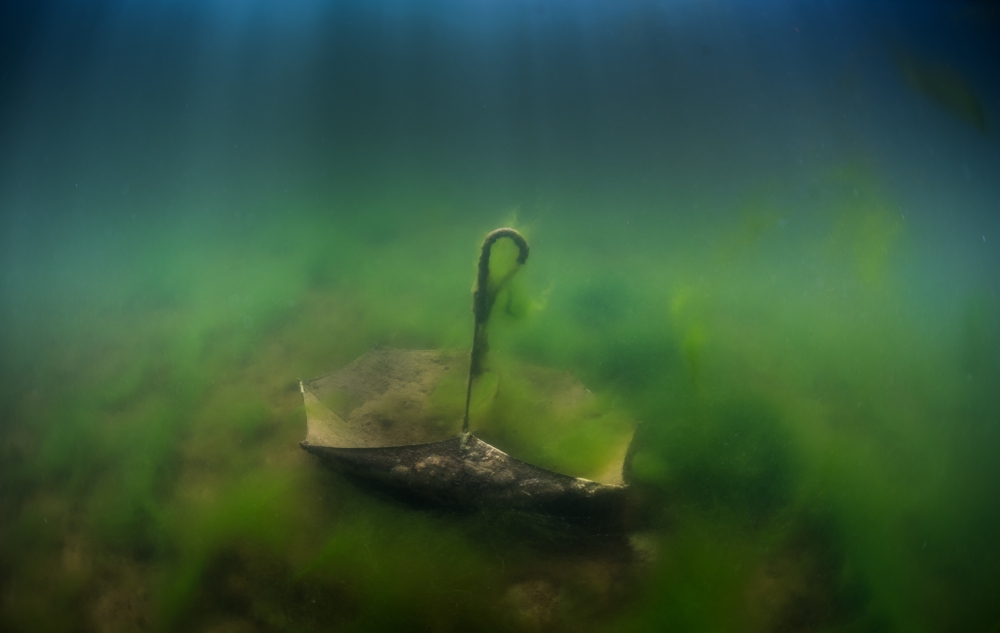 The underwater umbrella 