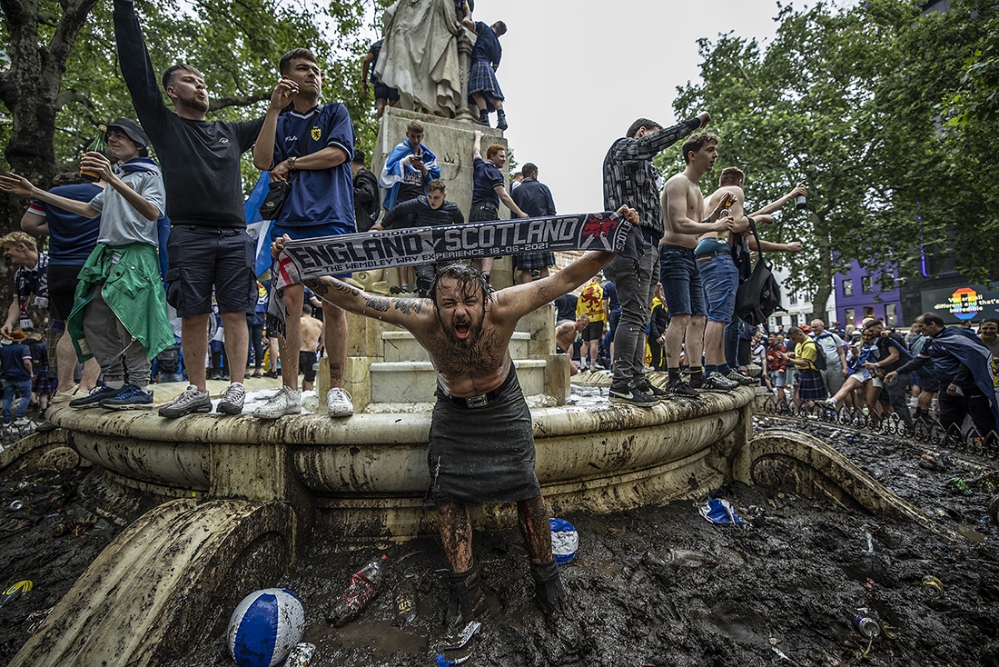 Tartan Army descend upon London for EURO20