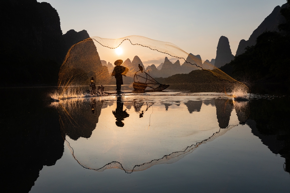 PICTURES ARE BRIDGES, LET DIFFERENT WORLDS TALK TOGETHER 