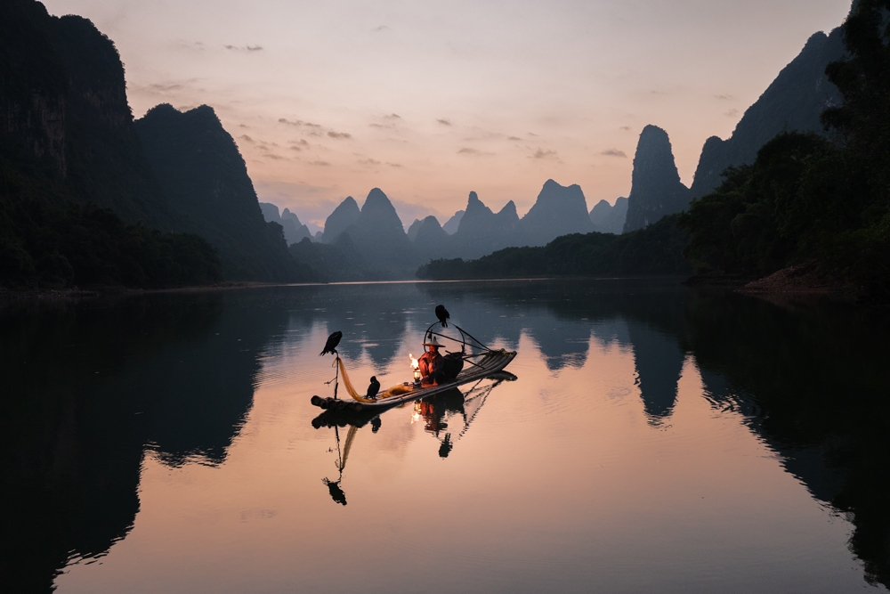 PICTURES ARE BRIDGES, LET DIFFERENT WORLDS TALK TOGETHER 