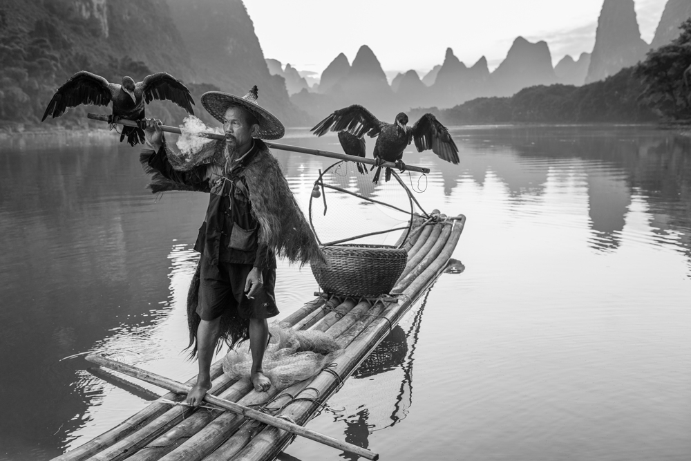 PICTURES ARE BRIDGES, LET DIFFERENT WORLDS TALK TOGETHER 