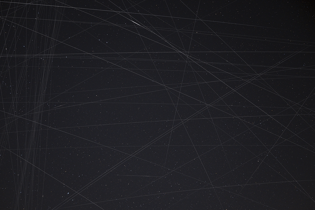 Im Netz der Trümmer (In The Net Of Debris)