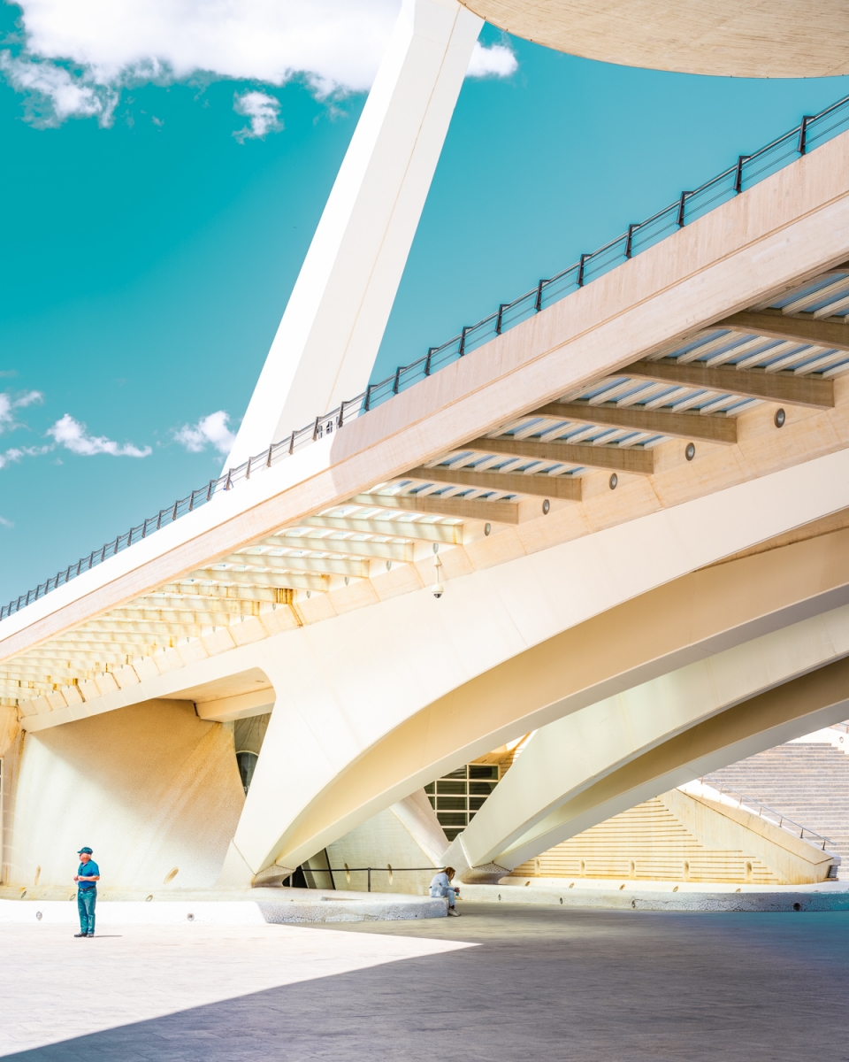 Futuristic Elegance in Architecture