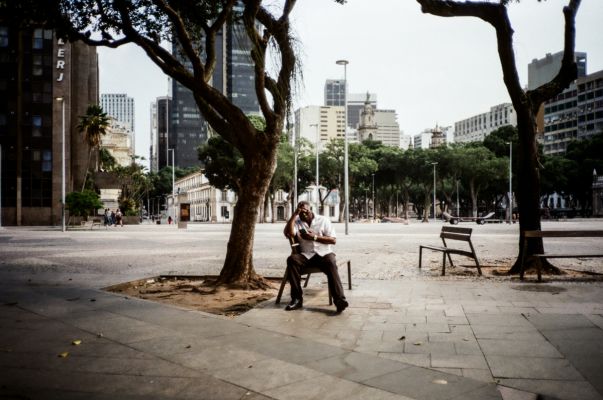 Spaces of Waiting / States of Pause