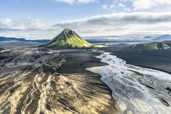Mælifell and its surroundings